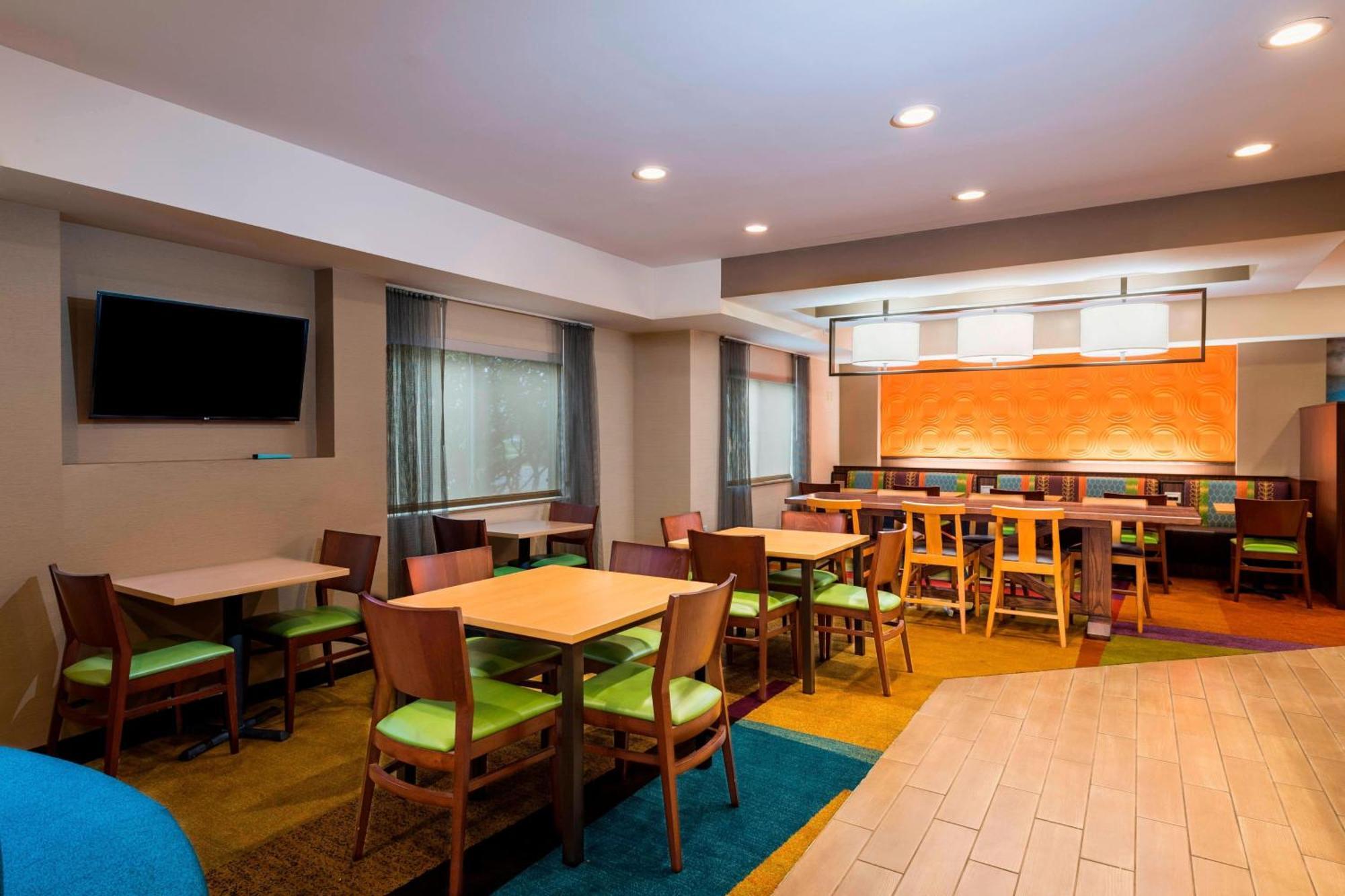 Fairfield Inn And Suites St Petersburg Clearwater Pinellas Park Exterior photo