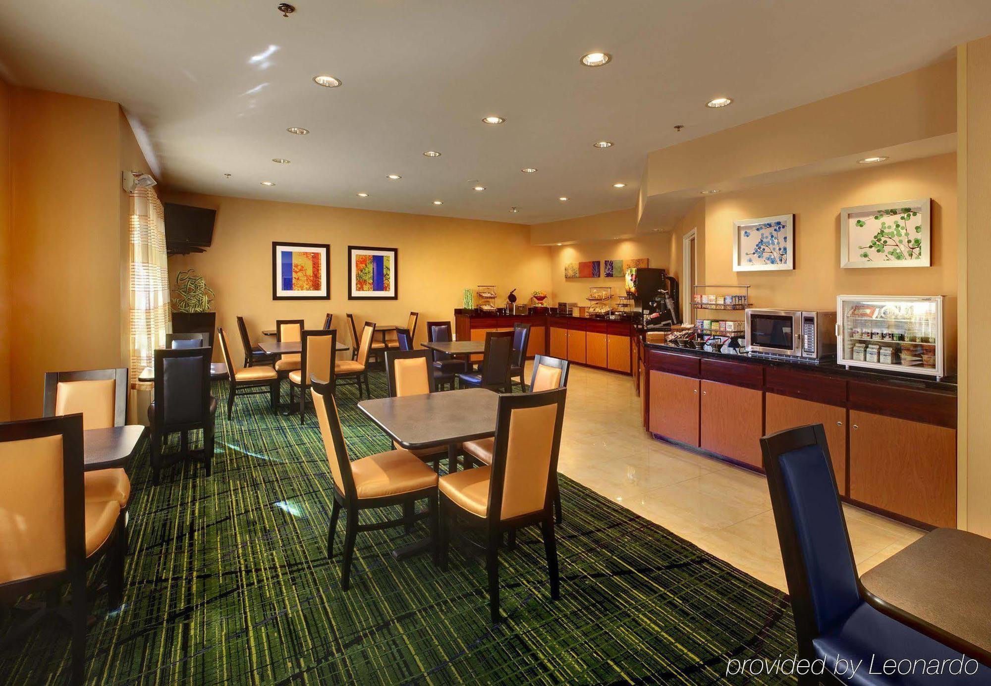 Fairfield Inn And Suites St Petersburg Clearwater Pinellas Park Restaurant photo