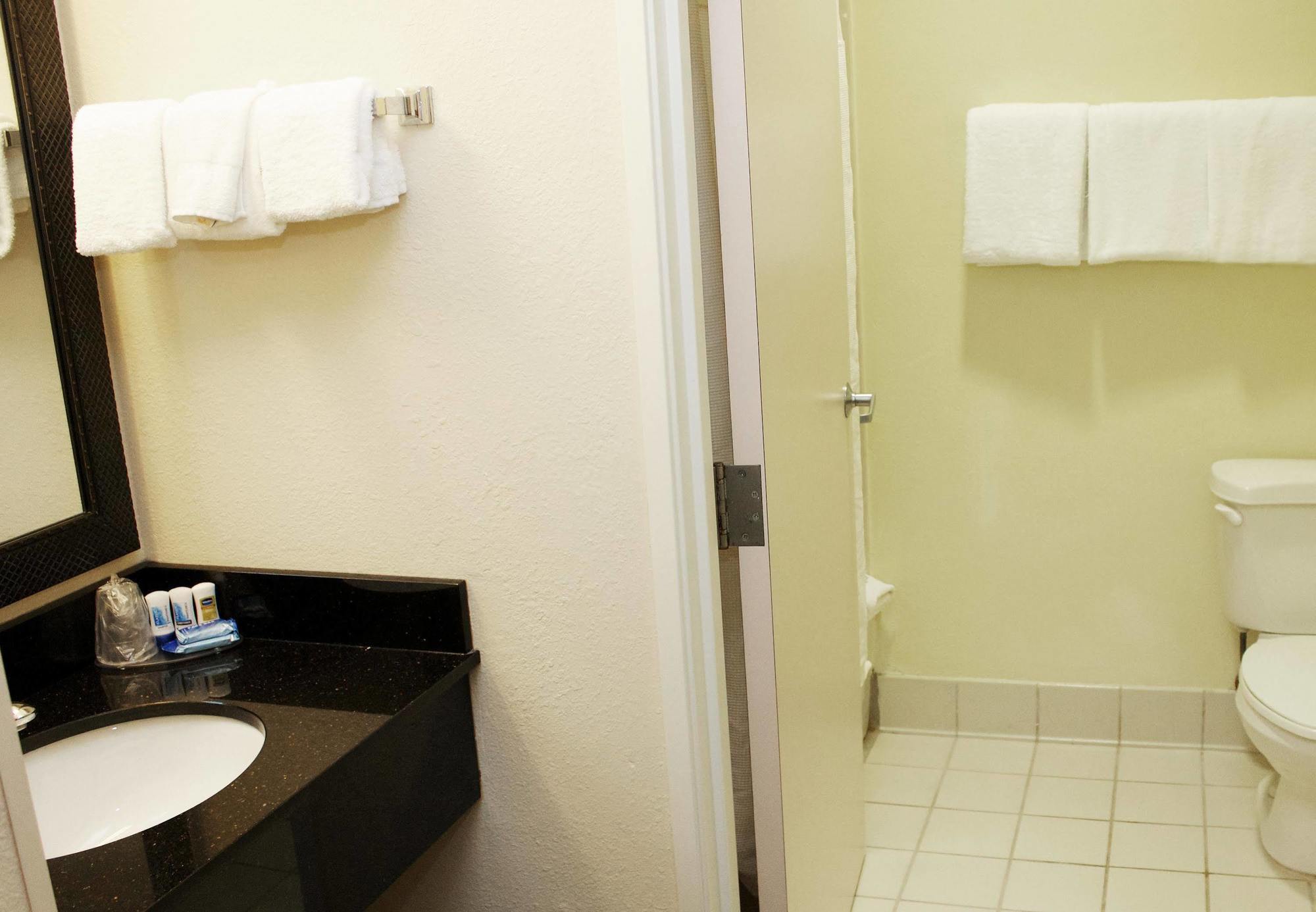 Fairfield Inn And Suites St Petersburg Clearwater Pinellas Park Exterior photo